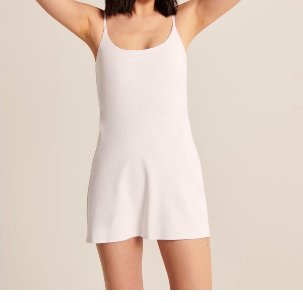 A&F olive green exercise dress with built in shorts (pockets!). Worn twice. - Picture 7 of 7